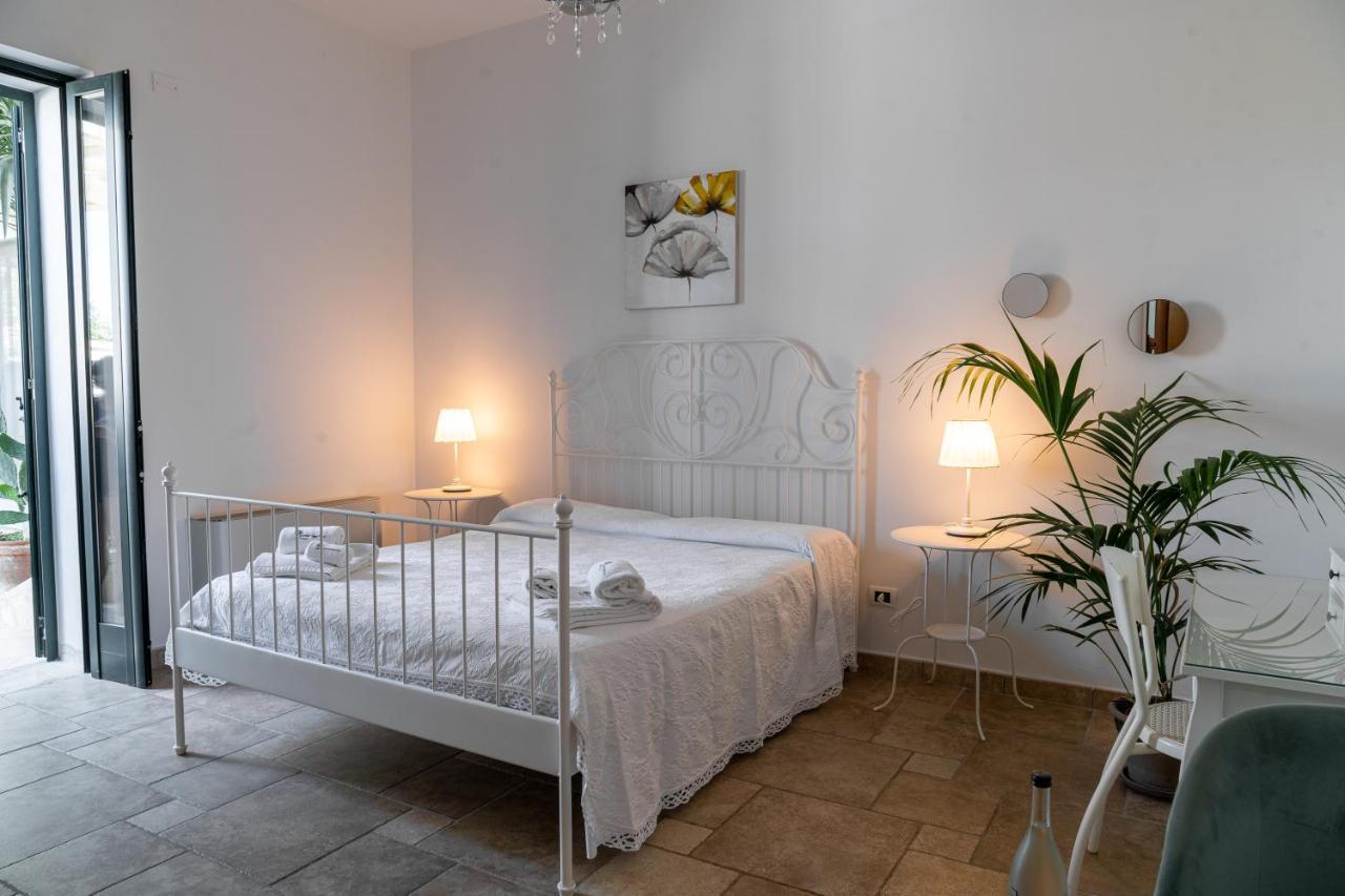 Masseria Agriturismo Il Sorriso Degli Ulivi - Dimora Di Charme Gallipoli Bagian luar foto