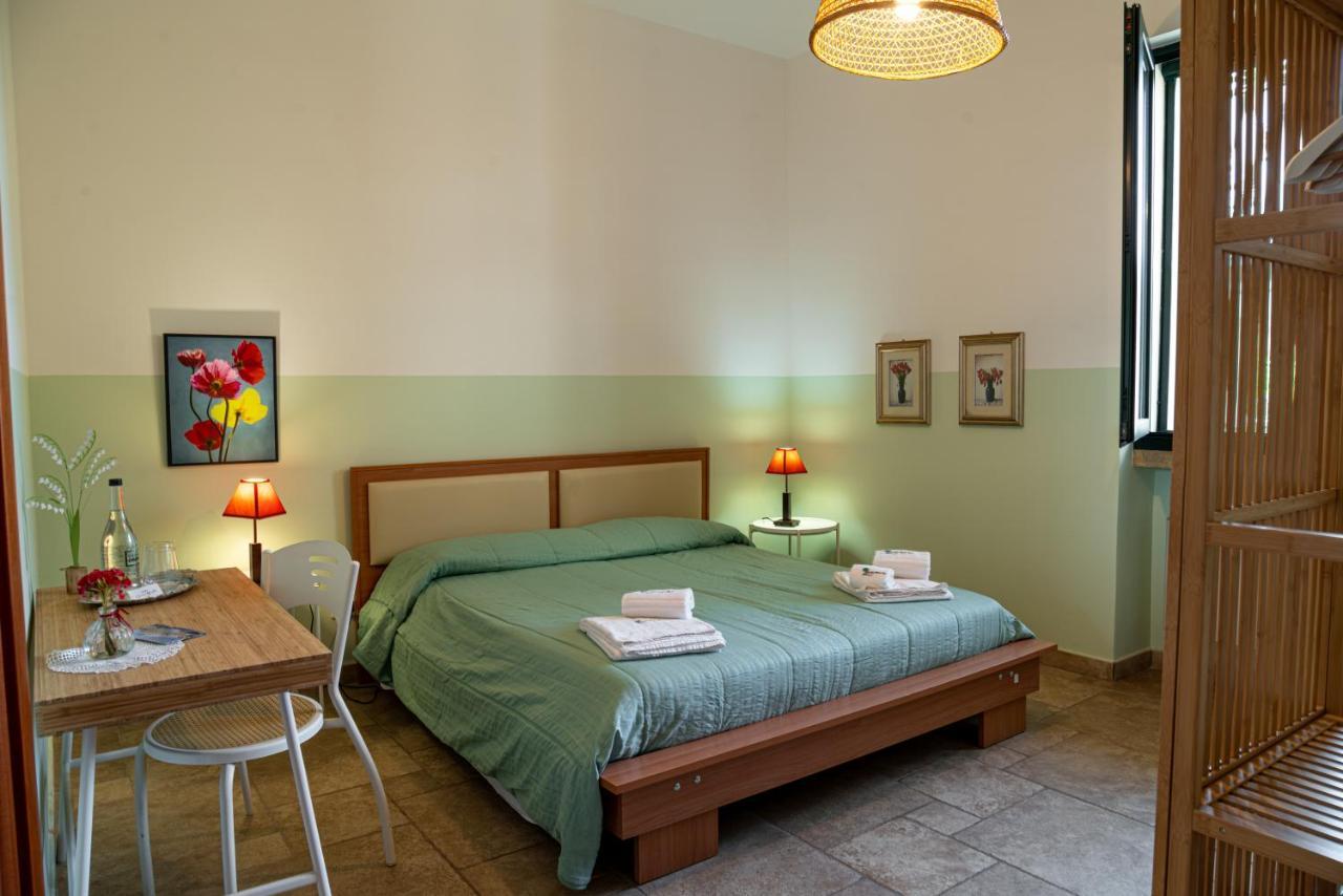 Masseria Agriturismo Il Sorriso Degli Ulivi - Dimora Di Charme Gallipoli Bagian luar foto